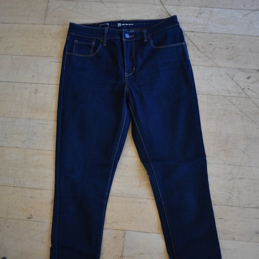Levis High Rise Skinnys
